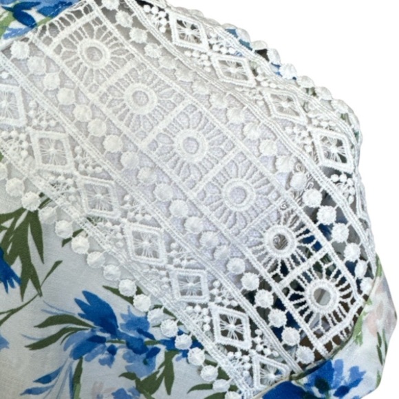 Fortune & Ivy, Stitch Fix Blue & White Floral Crochet Short Sleeve Top - Picture 3 of 4